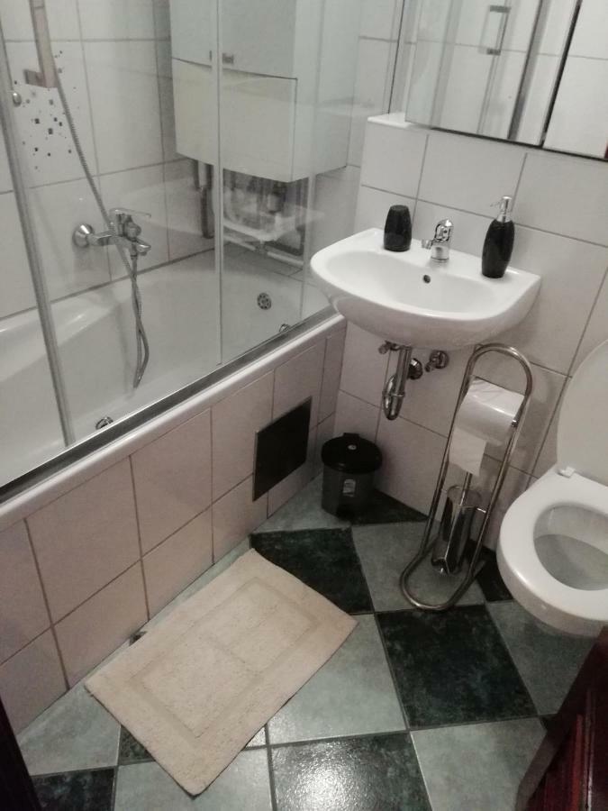 Stonewood West Apartma *